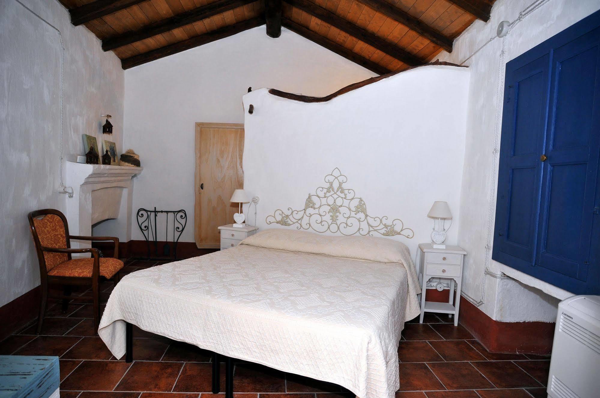 B&B Corte San Lussorio Oliena Exteriör bild